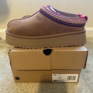 Ugg Tazz - Brand new in box - size 7